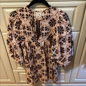 Super cute Mille Geometric Print Top.